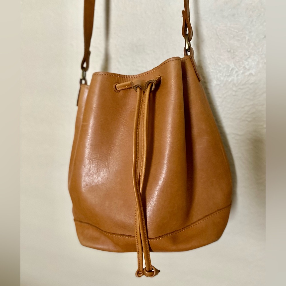 Madewell Caramel Leather Drawstring Bucket Bag Crossbody Purse